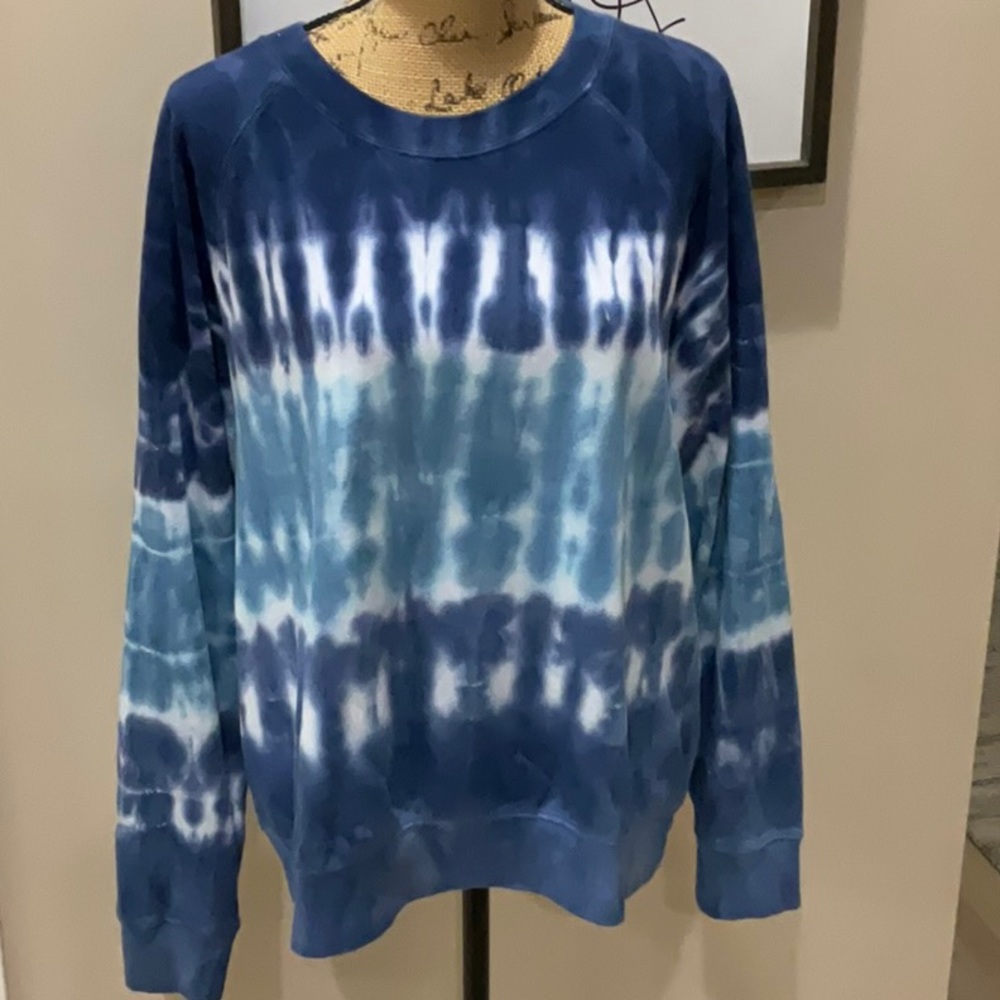 Women’s sweatshirt!